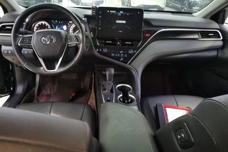 Used Toyota Camry 2023 2.0G Luxury Edition