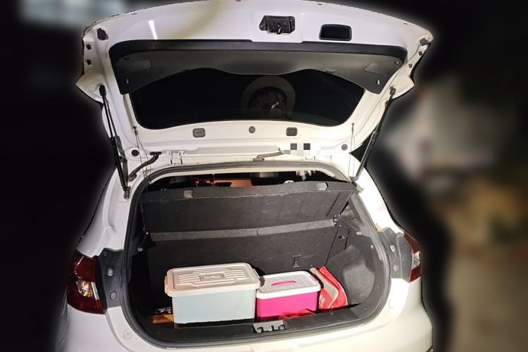 Used  Refine S2 2016 1.5L Manual Luxury Smart Version Two-Tone Edition
