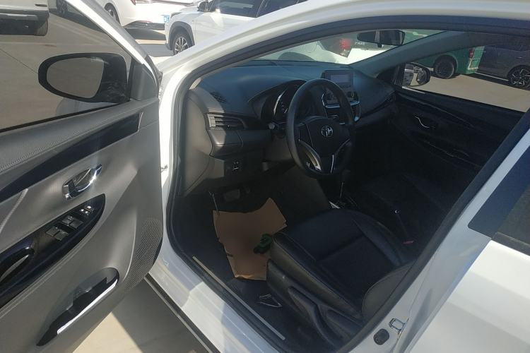 Used Toyota YARiS L 2021 X-Trail 1.5L CVT Luxury Edition
