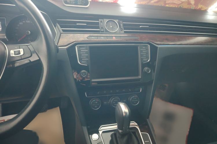 Used Volkswagen Magotan 2017 380TSI DSG Prestige Edition
