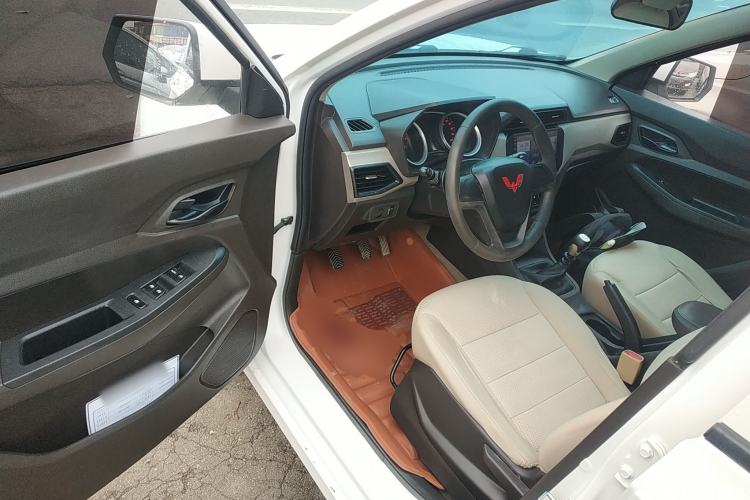 Used Wuling Hongguang 2021 1.5L Revised S Standard Version Hydraulic-Power-Assisted LAR
