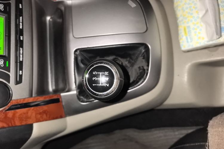 Used Jinbei Grace 2015 2.0L Classic Edition Standard Model Long Wheelbase 7/9 Seats