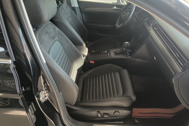 Used Volkswagen Magotan 2020 330TSI DSG Leading Model
