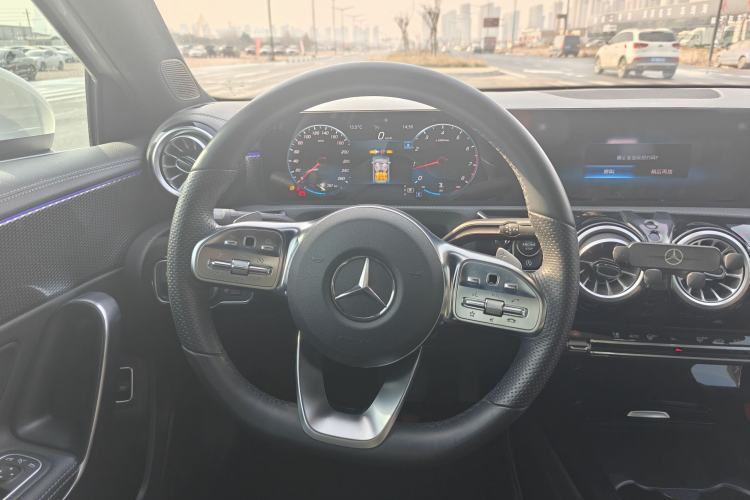 Used Mercedes-Benz A-Class 2022 Second Facelift A 200 L Sport Sedan Fashion Version
