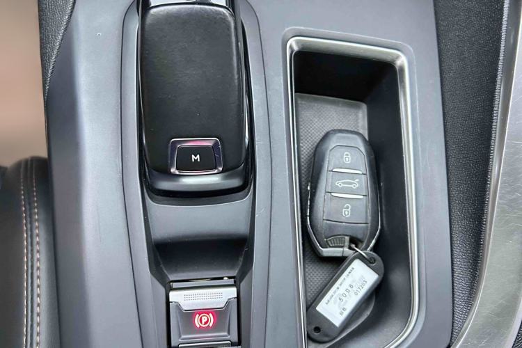 Used Peugeot 5008 2017 380THP 7-Seater Elite Edition