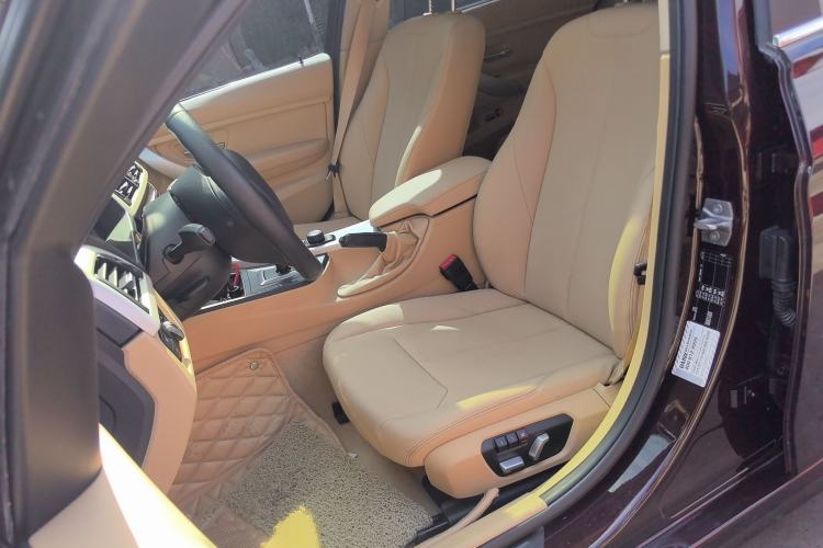 Used BMW 3 Series 2016 320Li Ambition Model
