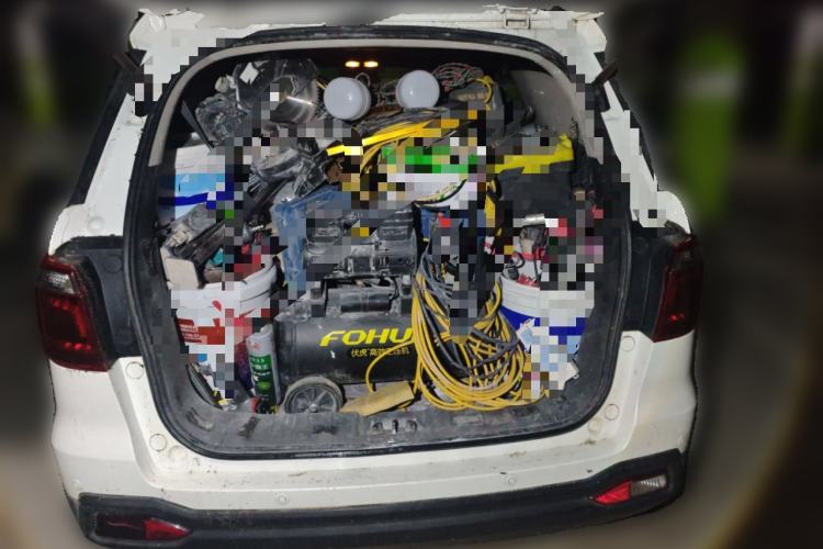 Used Oshan CX70 2016 1.6L manual luxury version
