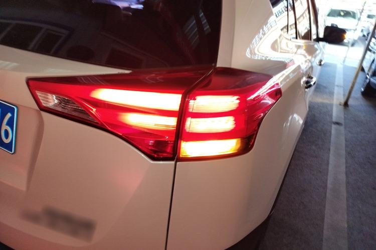 Used Toyota RAV4 2015 2.5L Automatic 4x4 Elite Edition
