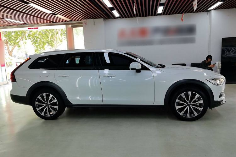 Used Volvo V90 2021 Cross Country B5 AWD Smart Range Edition
