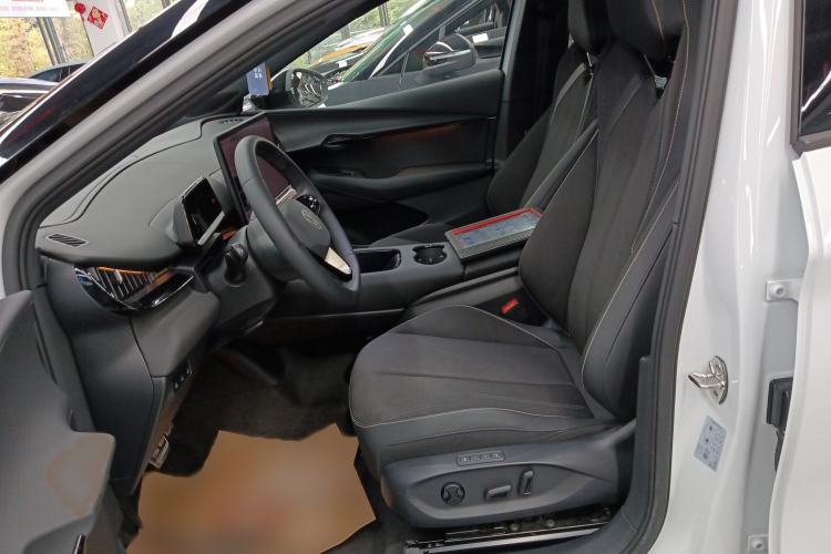 Used Volkswagen ID.UNYX 2024 Pro Long-Range Version
