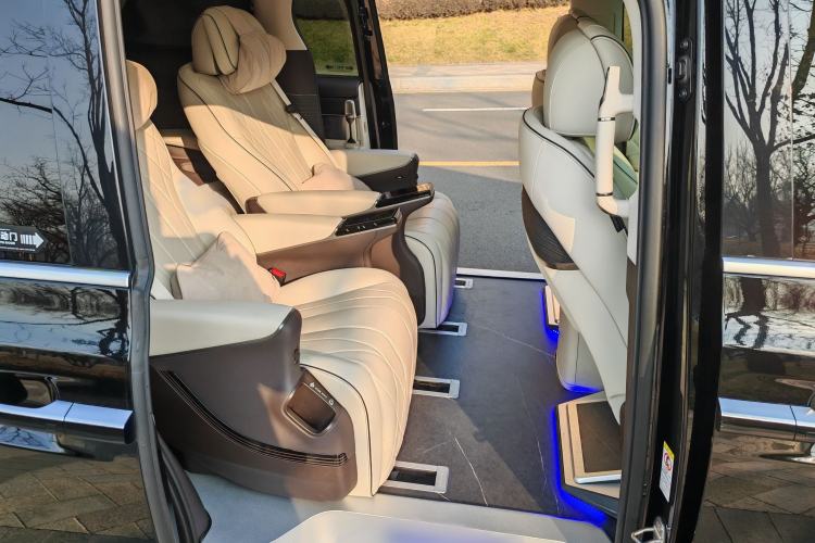 Used Denza D9 2024 DM-i 980 Four-Wheel Drive Prestige Model
