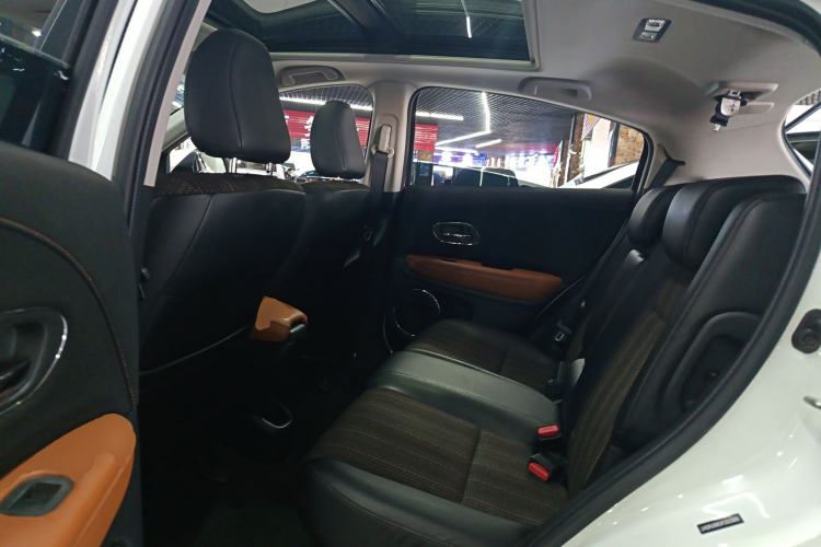 Used Honda Vezel 2015 1.8L CVT 2WD Luxury Model
