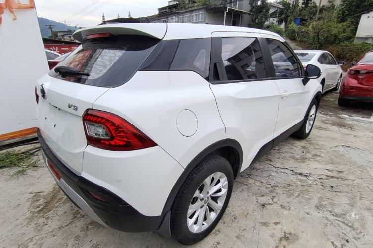 Used Brilliance V3 2015 1.5L Manual Smart Version
