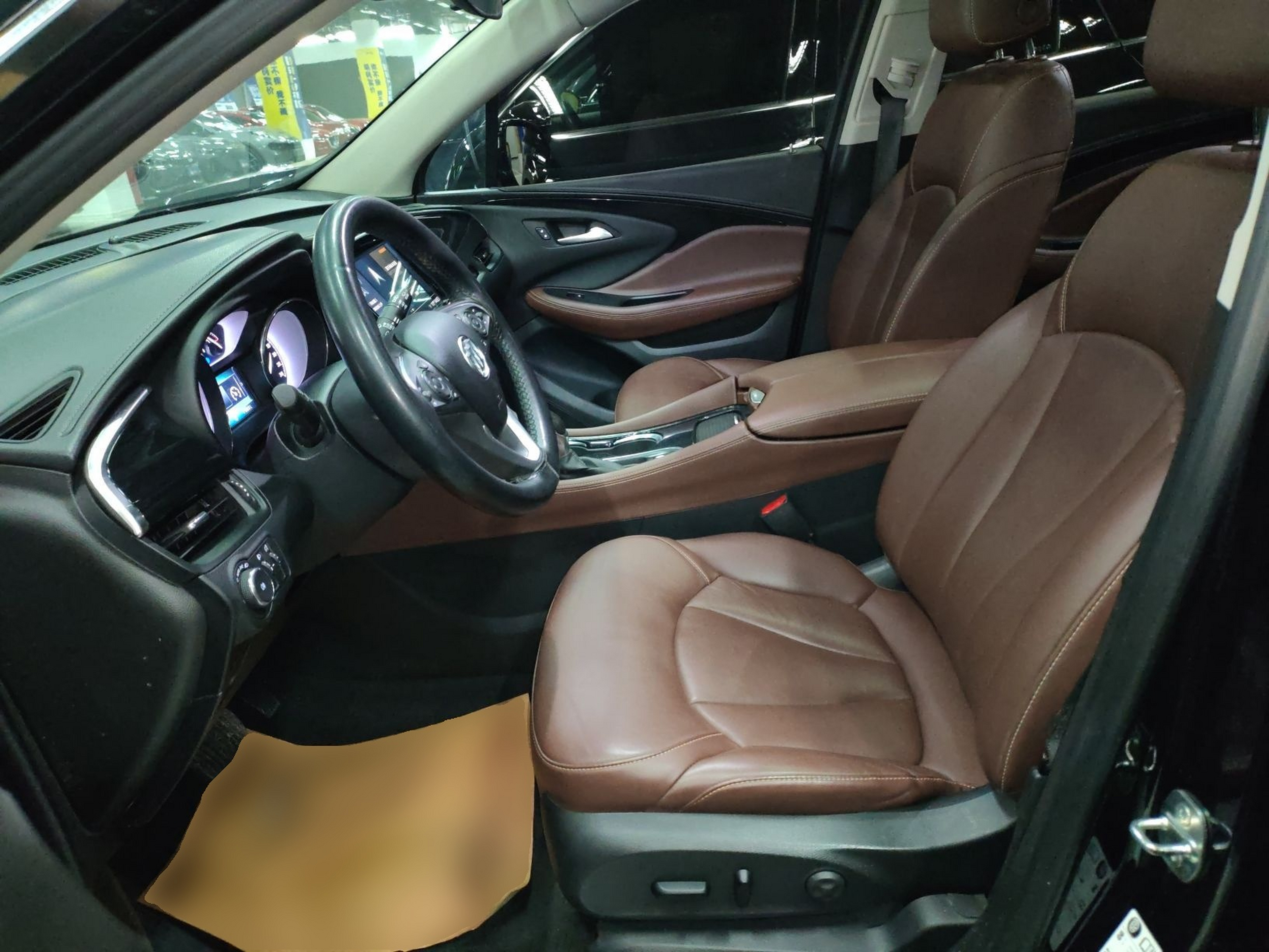 Переднее сиденье в автомобиле