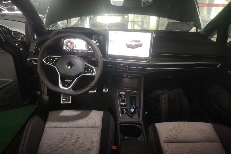 Used Volkswagen Golf 2025 Facelift 300TSI R-Line