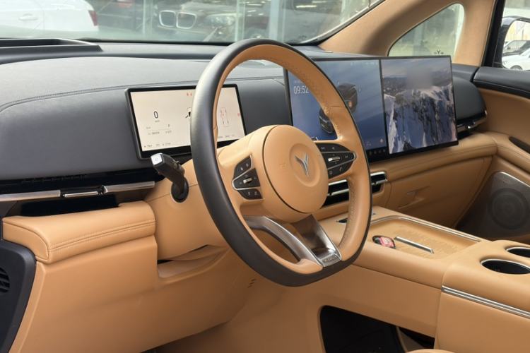 Used VOYAH Dream 2025 PHEV Four-Wheel-Drive Flagship Kunpeng Edition
