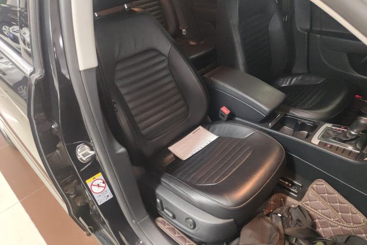 Used Volkswagen Magotan 2015 1.8TSI Advanced Model
