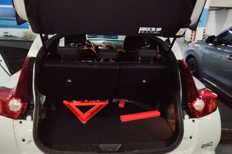 Used Infiniti ESQ 2014 1.6L Spontaneous Edition
