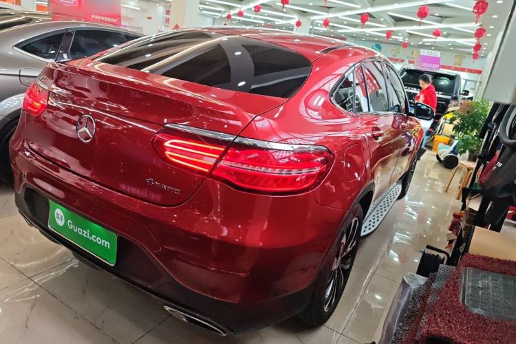 Used Mercedes-Benz GLC Coupe 2018 GLC 260 4MATIC Coupe SUV
