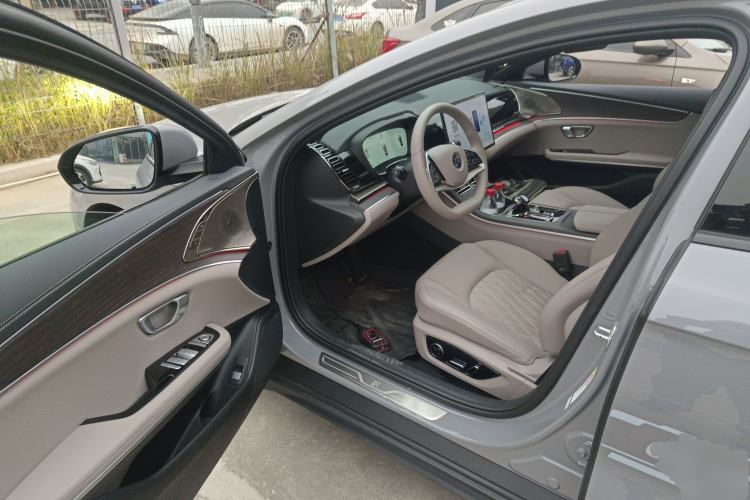 Used BYD Han 2025 EV with 701 km of Laser Radar-Enabled Intelligent Driving
