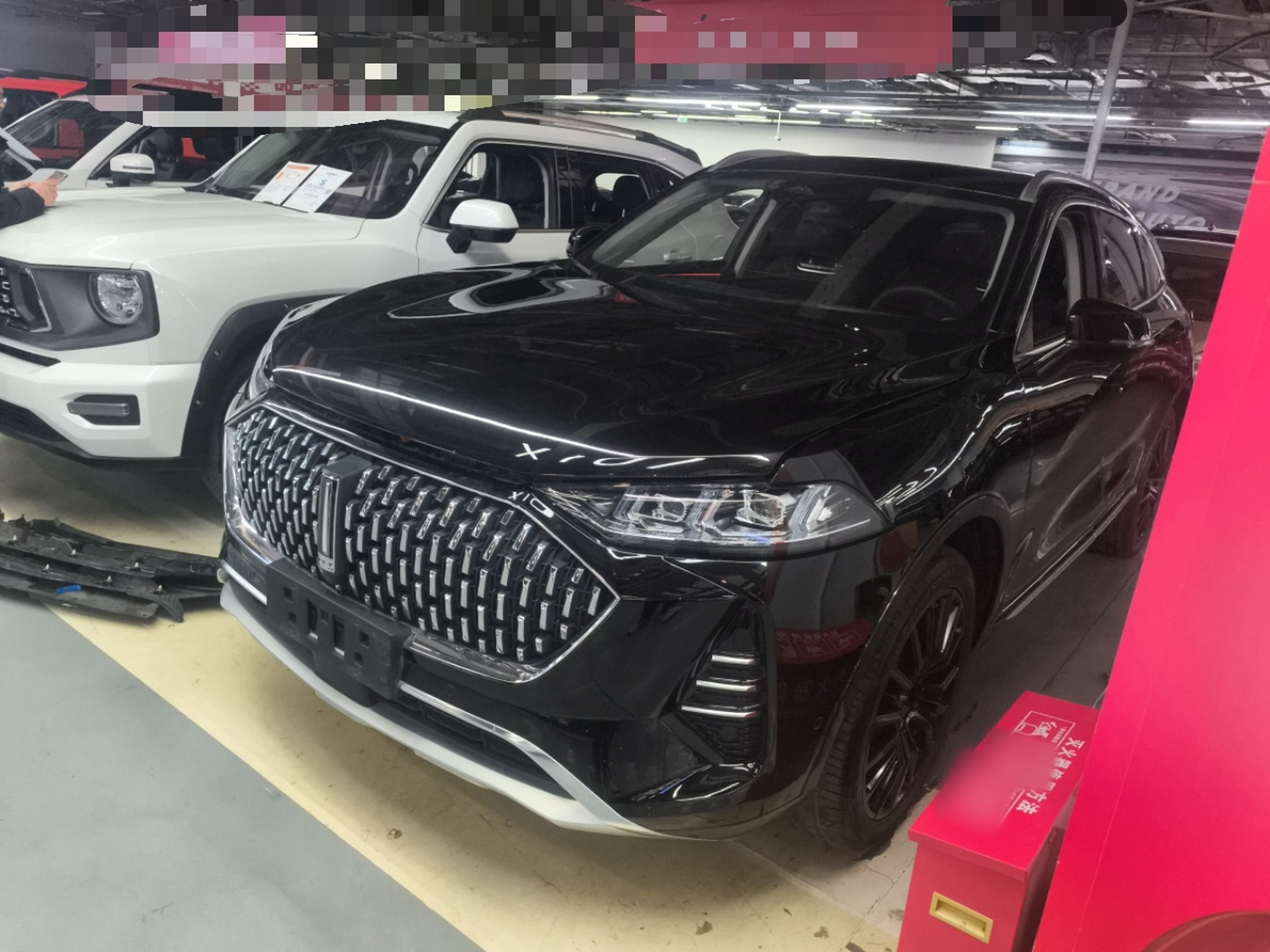 Под передней частью автомобиля