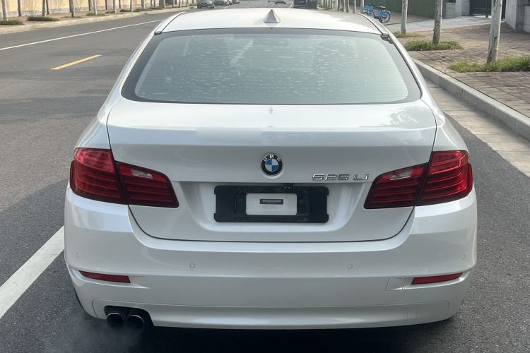Used BMW 5 Series 2014 525Li Leading Model
