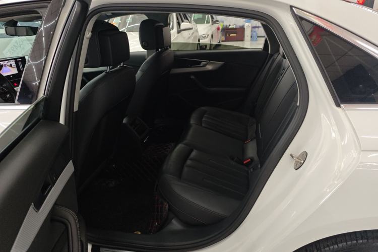 Used Audi A4L 2020 40 TFSI Fashionable and Elegant Model
