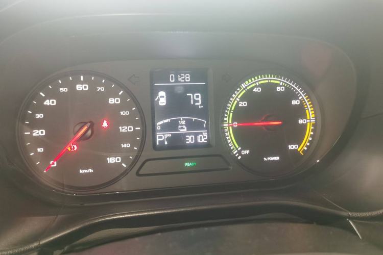 Used Roewe Clever 2021 302 km New Four-Seater Super-Efficient Version
