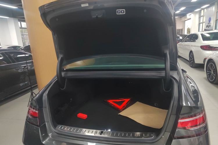 Used Genesis G90 2023 Flagship Edition
