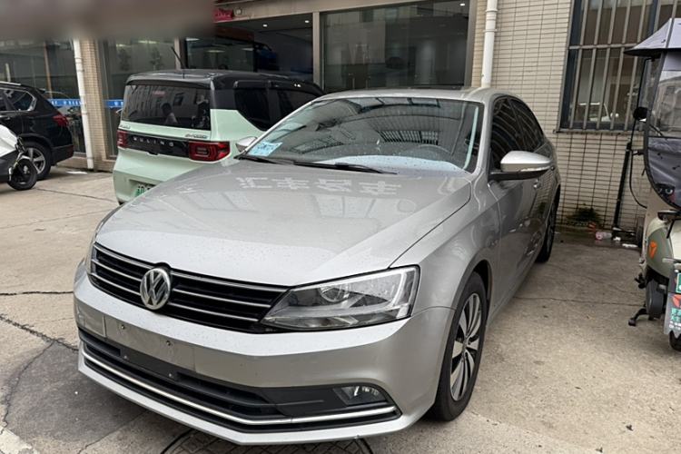 Used Volkswagen Sagitar 2017 180TSI Automatic Luxury Edition
