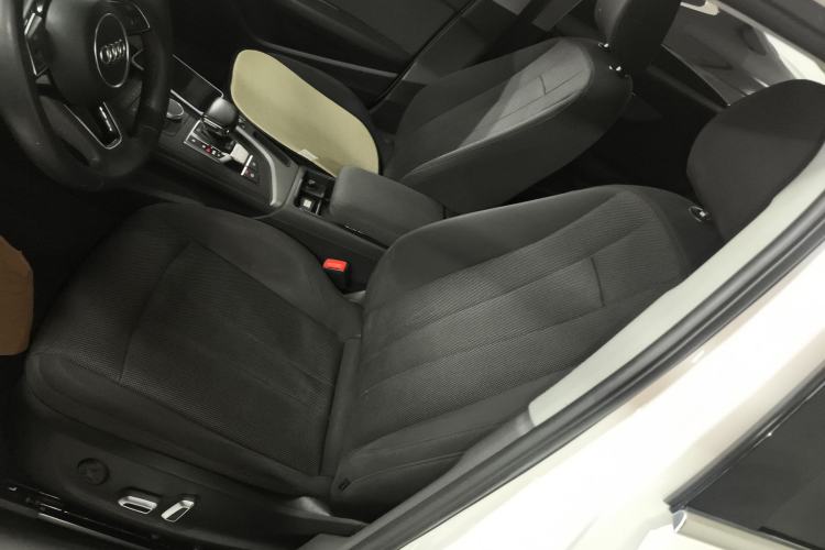 Used Audi A4L 2017 Plus 40 TFSI Ambition Model
