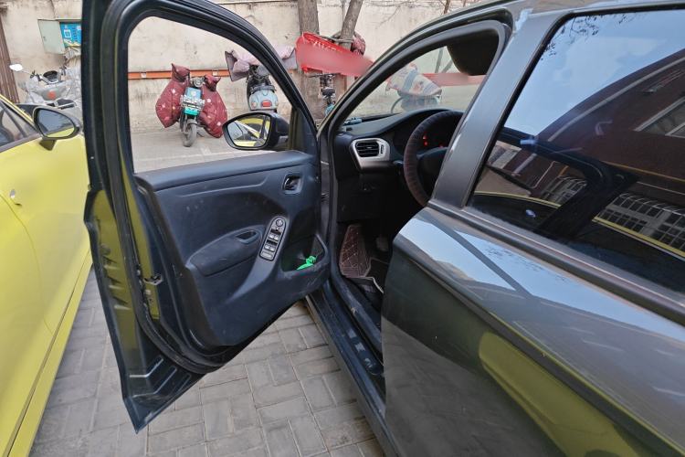 Used Peugeot 301 2014 1.6L Manual Comfort Edition
