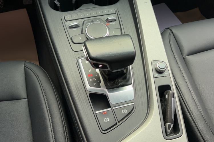 Used Audi A4L 2019 40 TFSI Ambition China VI