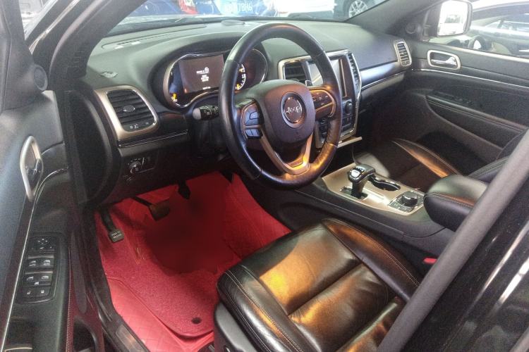 Used  Grand Cherokee (Import) 2015 3.0L Comfort Navigation Edition
