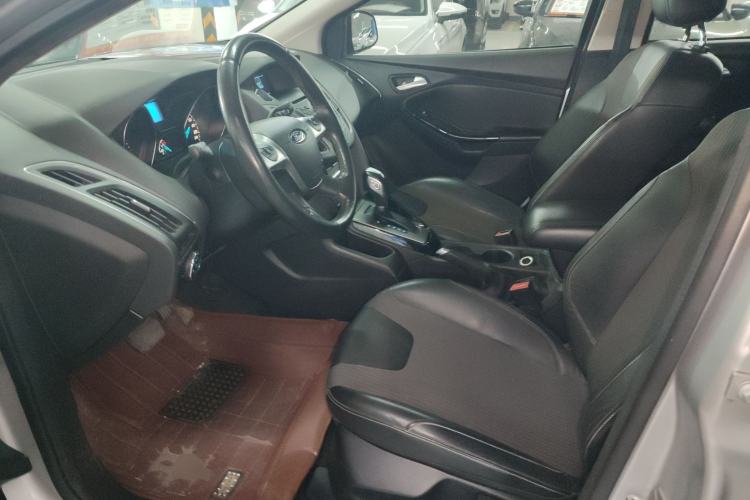 Used Ford Focus 2012 Sedan 1.6L Automatic Fashion Edition
