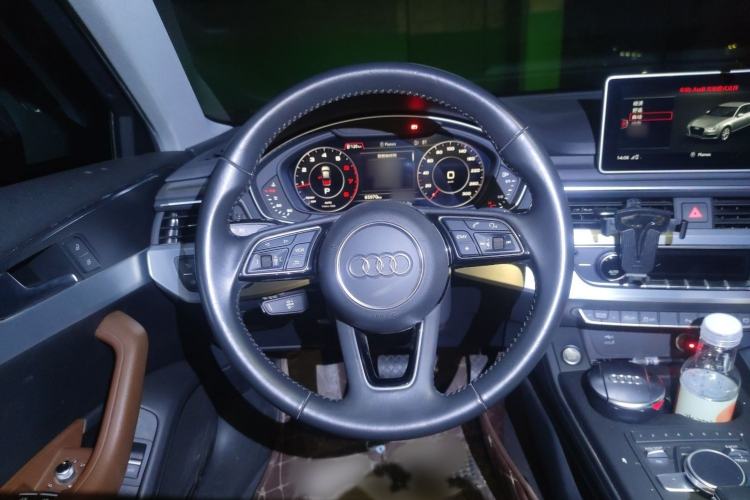 Used Audi A4L 2018 30th Anniversary Edition 40 TFSI Fashion Model
