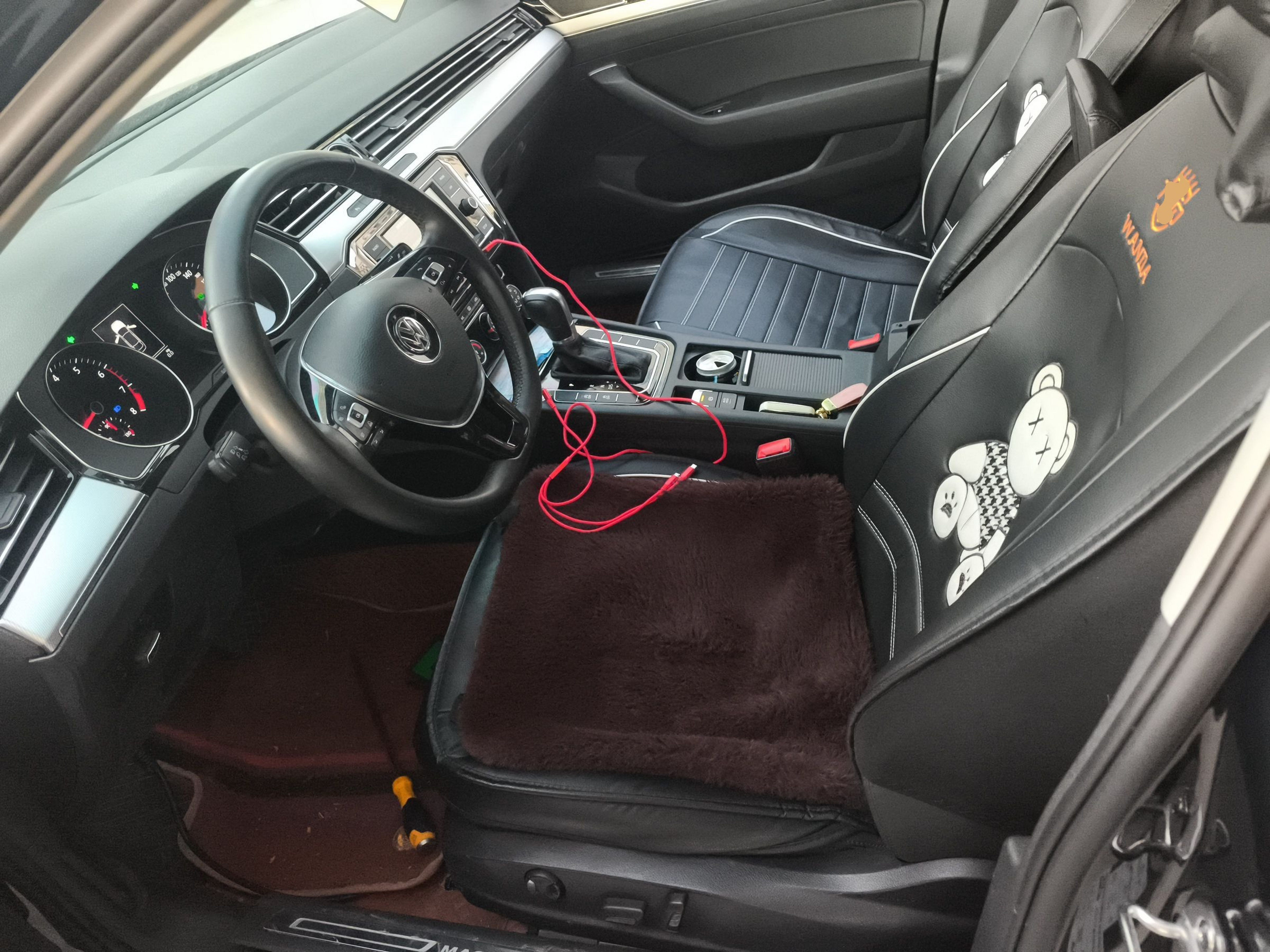 Переднее сиденье в автомобиле