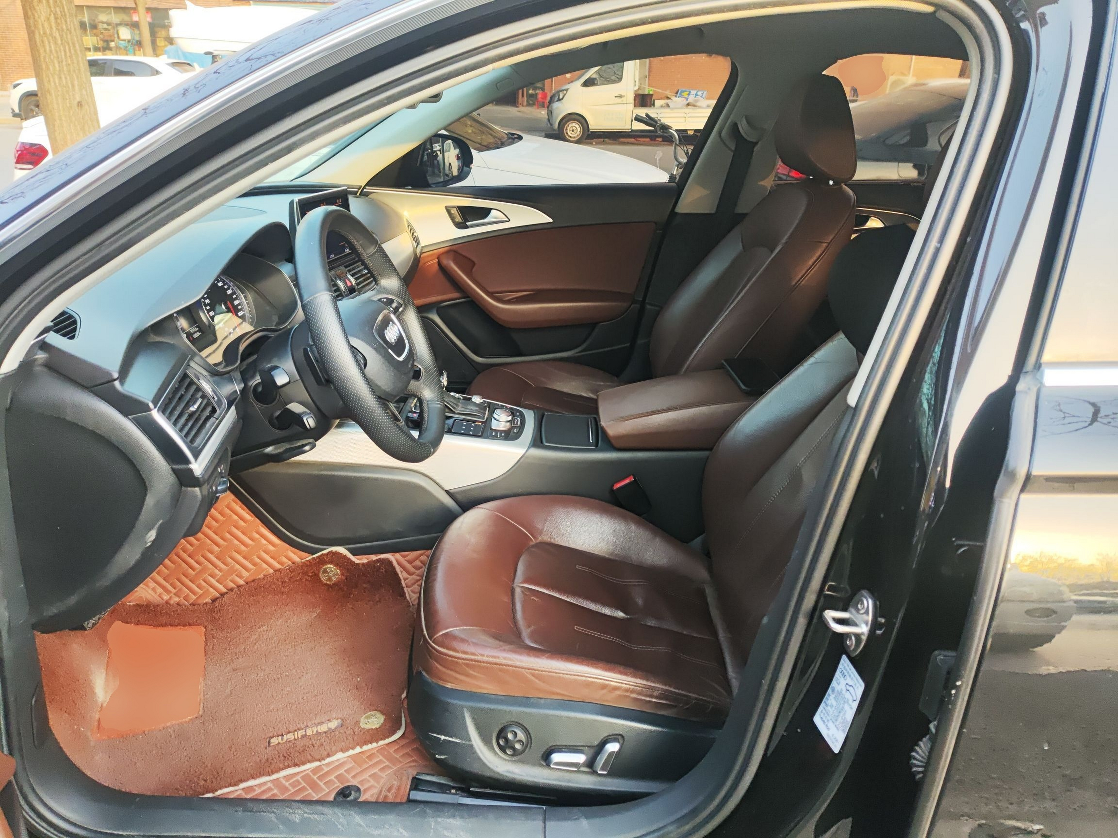 Переднее сиденье в автомобиле