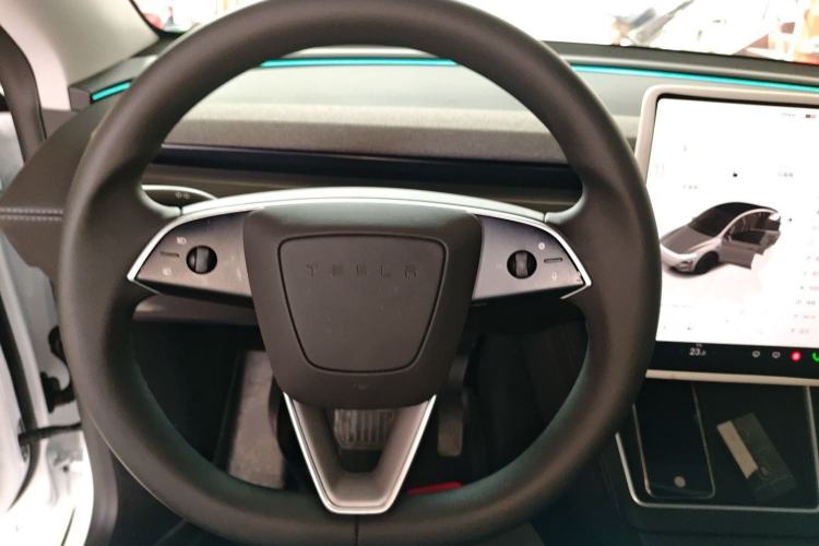 Used Tesla Model Y 2025 Rear-Wheel-Drive Version
