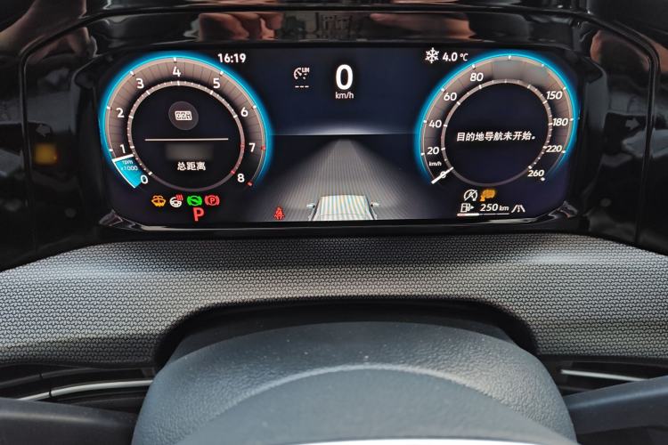 Used Volkswagen Golf 2025 300TSI R-Line
