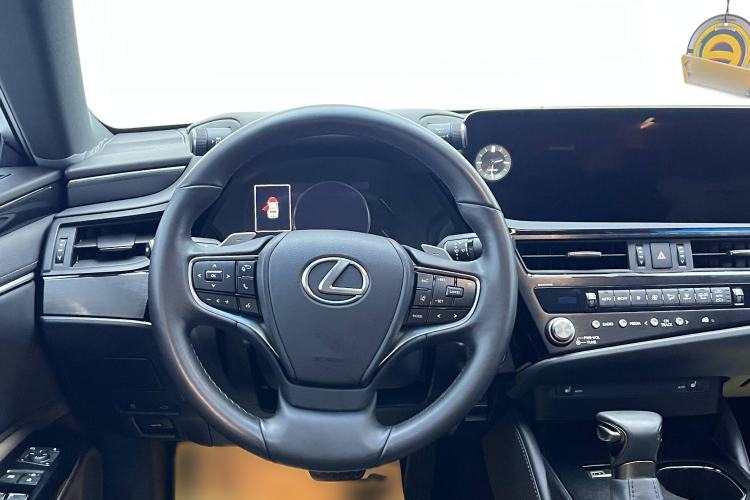 Used Lexus ES 2022 200 Excellence Edition
