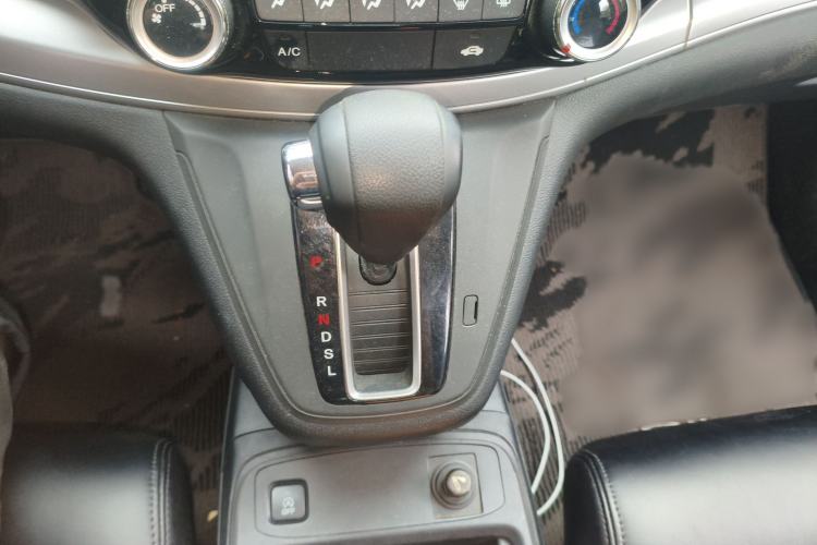 Used Honda CR-V 2015 2.0L two-wheel drive urban version
