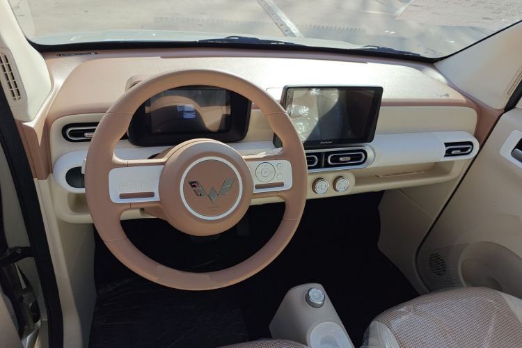 Used Wuling Hongguang MINIEV 2024 3rd Generation 215km Youth Edition
