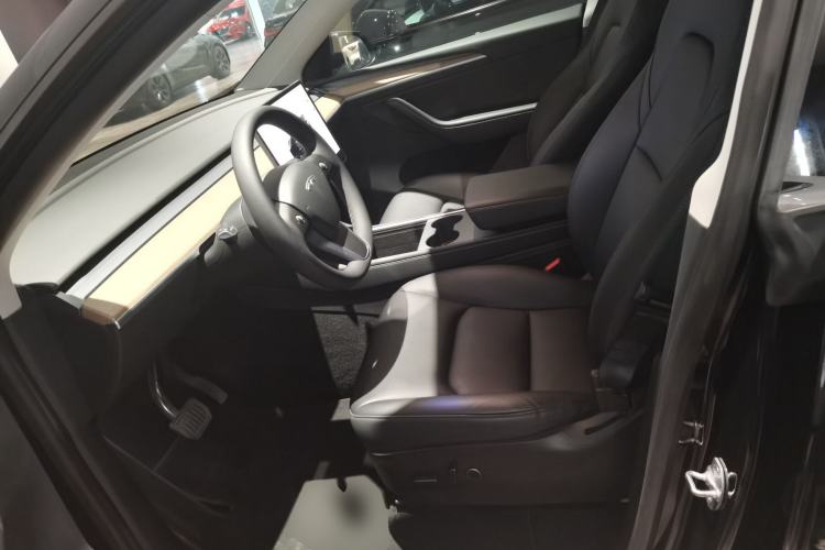 Used Tesla Model Y 2022 Rear-Wheel-Drive Version