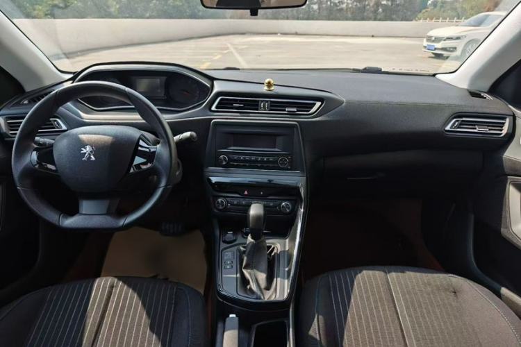 Used Peugeot 308 2016 1.6L Automatic Fashion Edition
