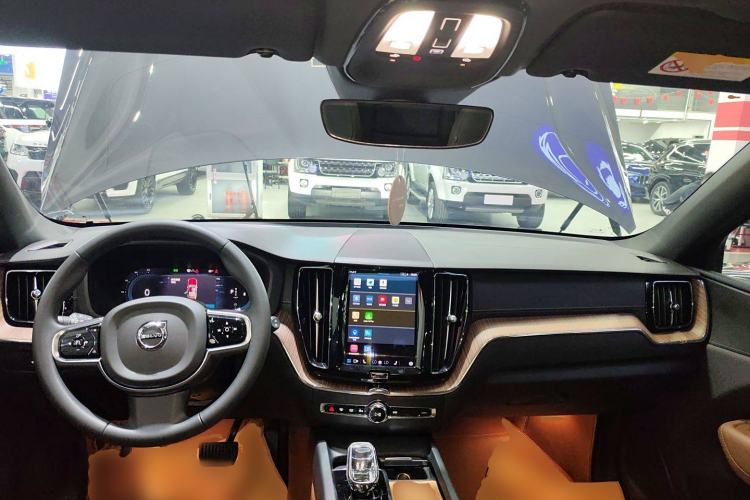 Used Volvo XC60 2023 B5 4x4 Smart Luxury Edition