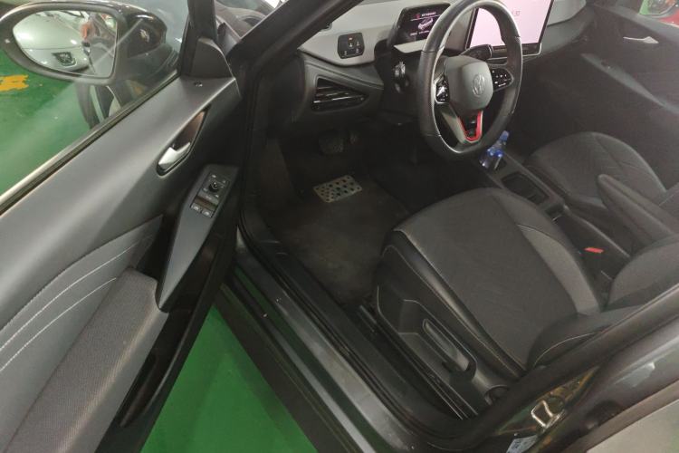 Used Volkswagen ID.3 2025 Smart Version Pure & Intelligent Enjoyment Edition
