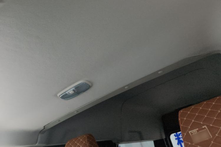 Used Ford Transit 2019 2.0T Diesel Multi-Purpose Commercial Vehicle Mid-Drive Mid-Roof 6-Seater China VI Standard
