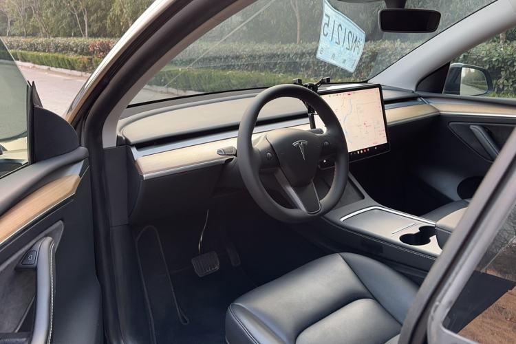 Used Tesla Model Y 2022 Rear-Wheel-Drive Version
