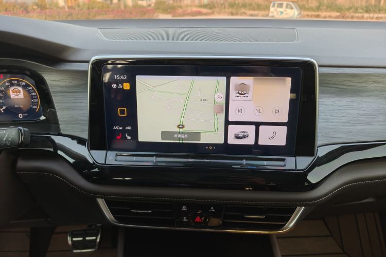 Used Volkswagen Viloran 2022 380TSI Luxury Edition
